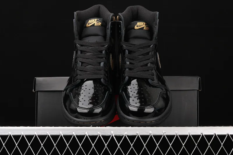 All categories Air Jordan Jordan series basketball shoes Air Jordan 1 High X version Air Jordan 1 High OG "Black/Metallic Gold" AJ1 Joe 1 patent leather black gold 555088-032